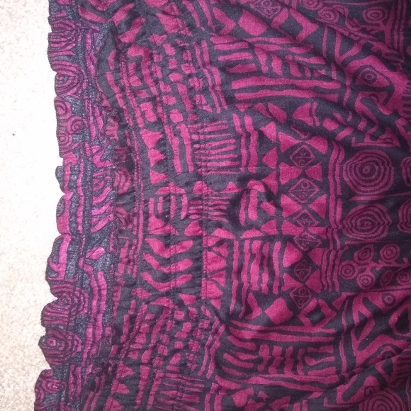 Large red and black blouse - Picture 3 of 3